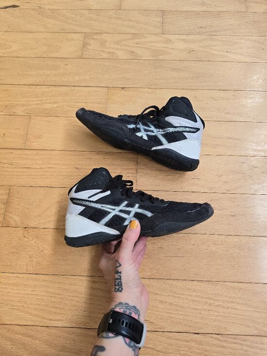 Asics Shoes - ASICS | Matflex 6 GS Black White Flat Sole Wrestling Sneakers | WMS 6.5